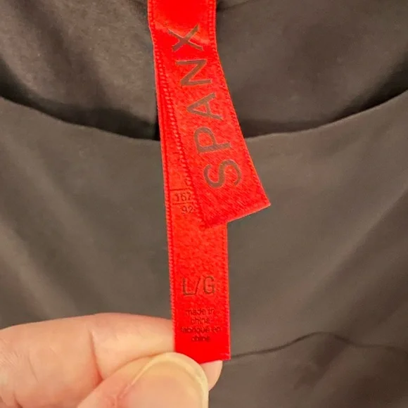 SPANX L one piece top and thigh control spandex contouring slimming shapewear - Picture 3 of 11